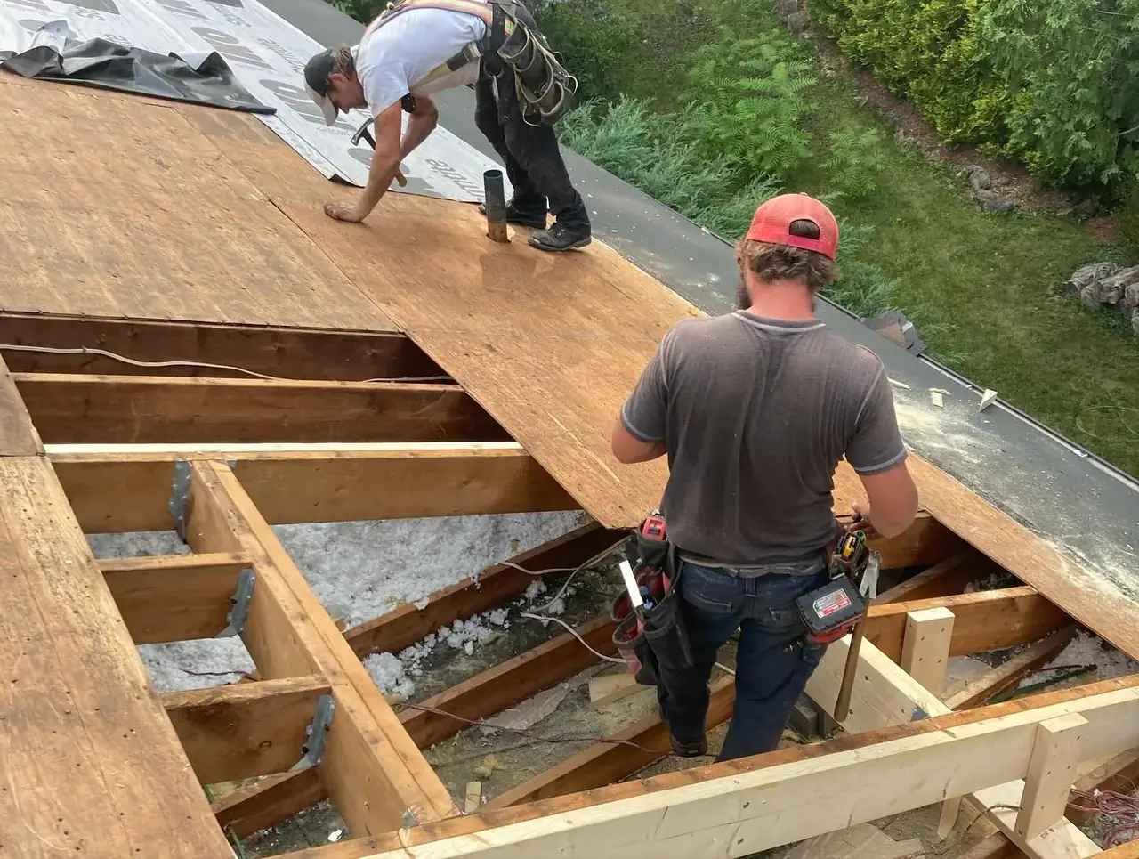 Roofing and renovation work in Wellington County Ontario