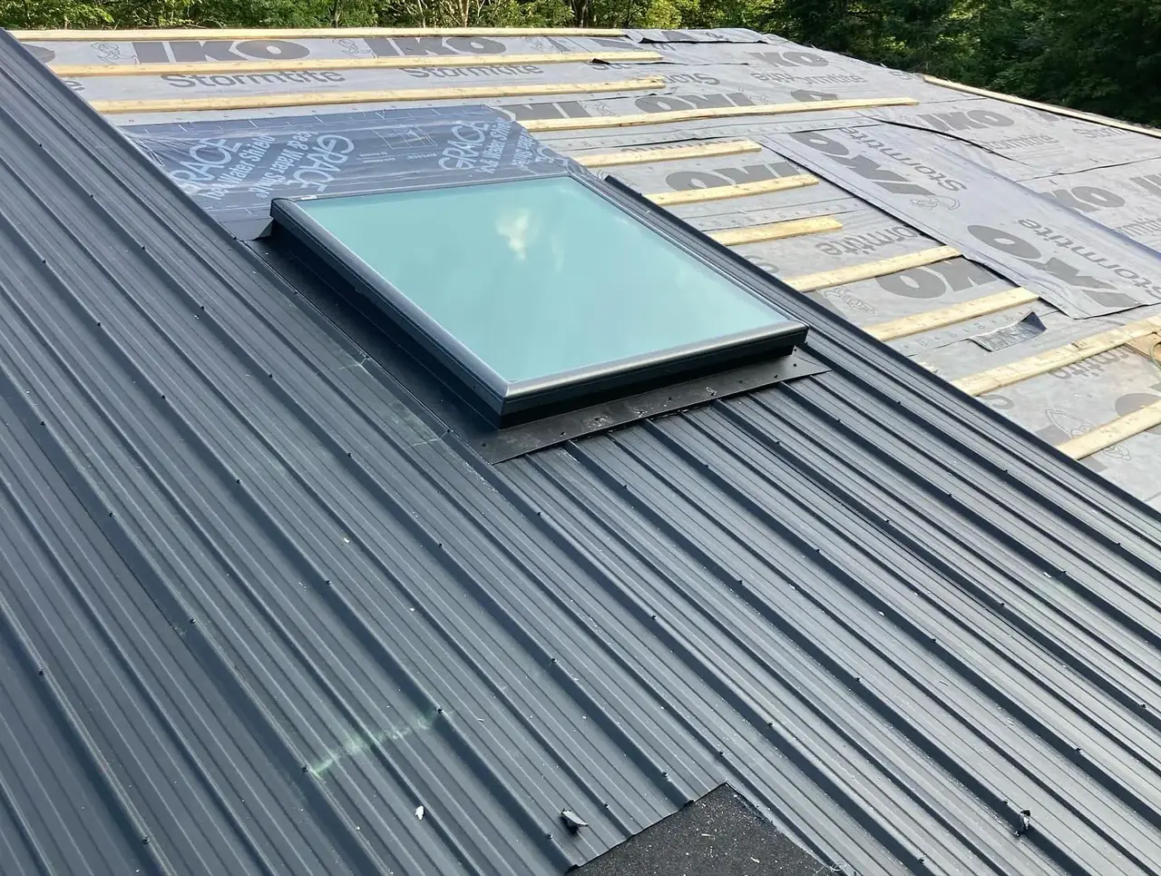 Steel and aluminum roofing installation Wellington County